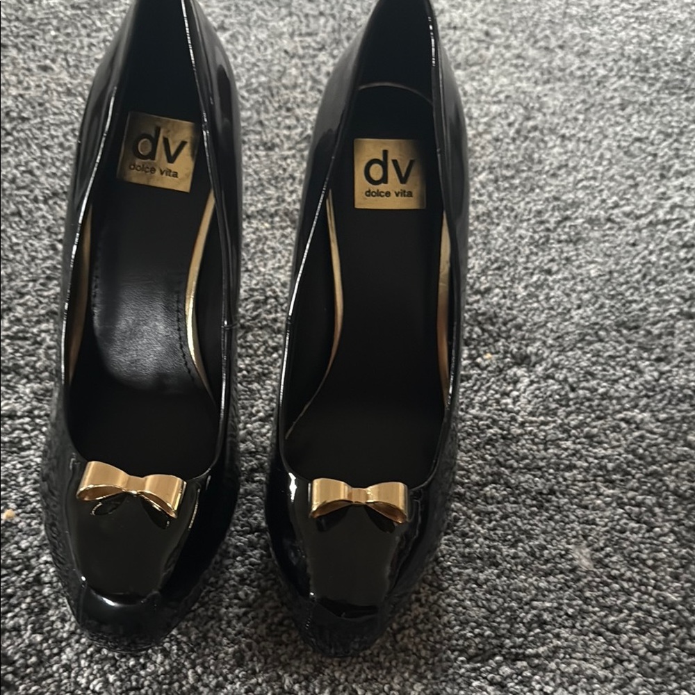 Dolce Vita Black and Gold Heels with Glossy Finish
